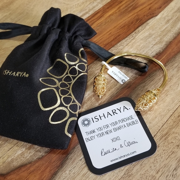 Isharya Filigree Spoke Triple Cone Gold Bracelet - Picture 10 of 13